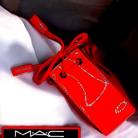 GXVE Original Sauce Liquid Lipstick + MAC Patent Drawstring Bag - Picture 11 of 13